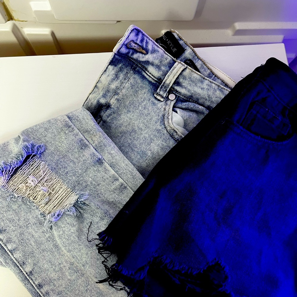 Kendall & Kylie Distressed Light Wash Jeans